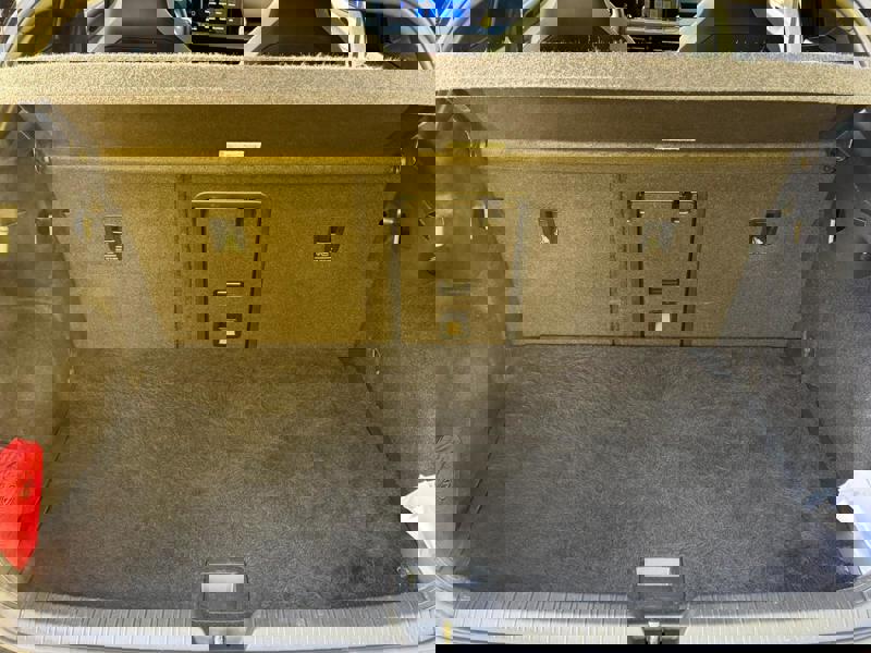 Image Volkswagen 潇晬嘠䥉⁉敂汲湩⁥䌨ㅄ⠩㈱㈮㄰ 1.5 eTSI 150 R-Line DSG7 Full leds GPS Carplay Radar AV/AR Sièges chauffants ACC Clim auto Gtie 1 an